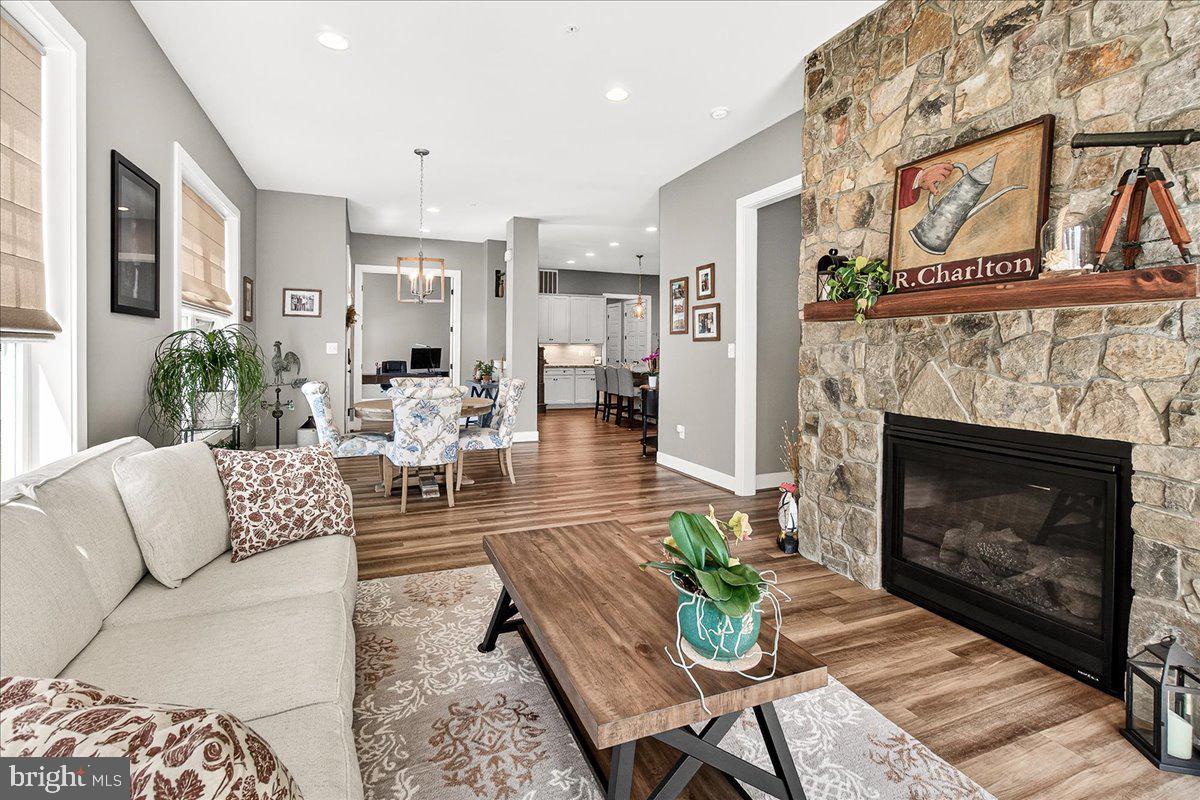TWO RIVERS - Residential
