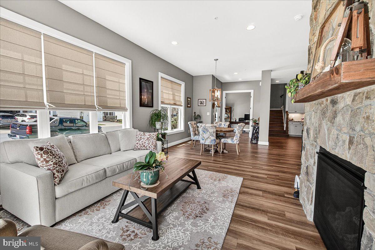TWO RIVERS - Residential