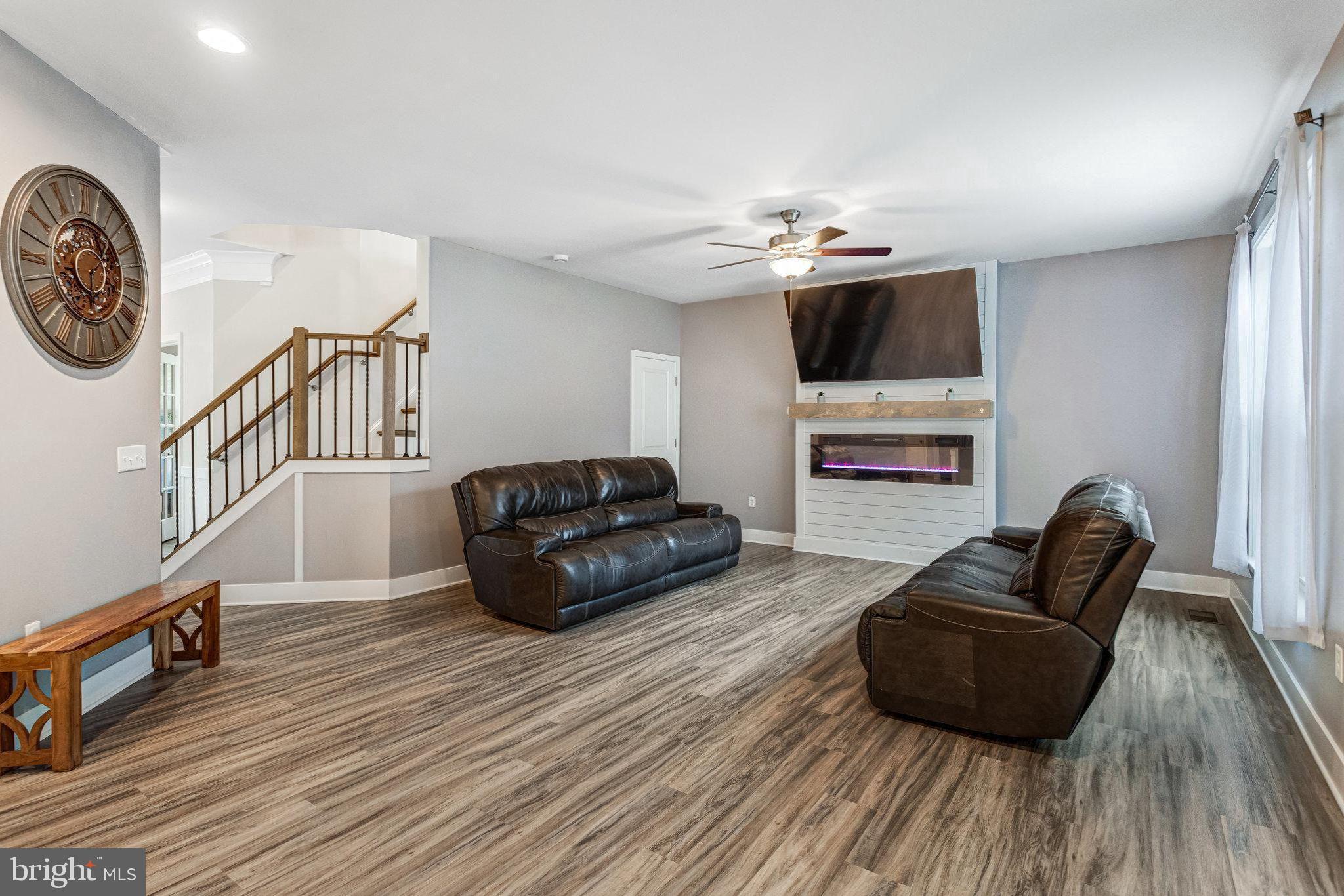 PIPE RUN - Residential Lease