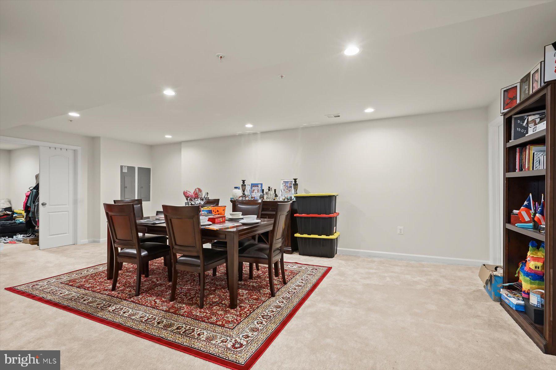 ST JAMES-PLAT 1> - Residential