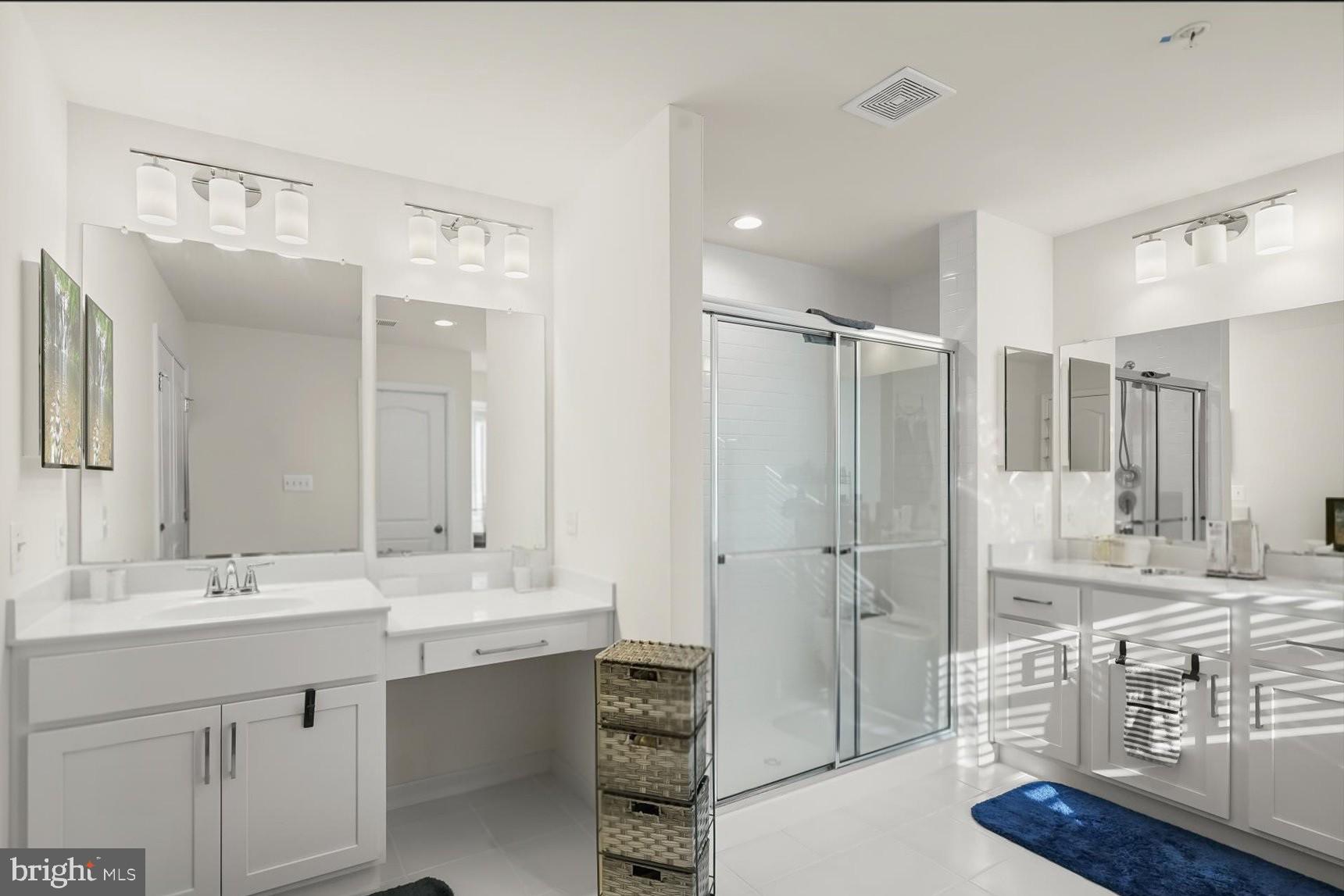 ST JAMES-PLAT 1> - Residential