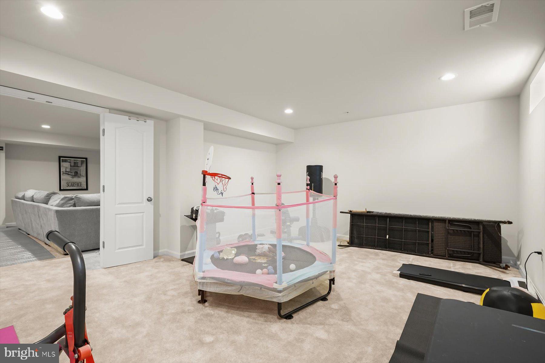 ST JAMES-PLAT 1> - Residential