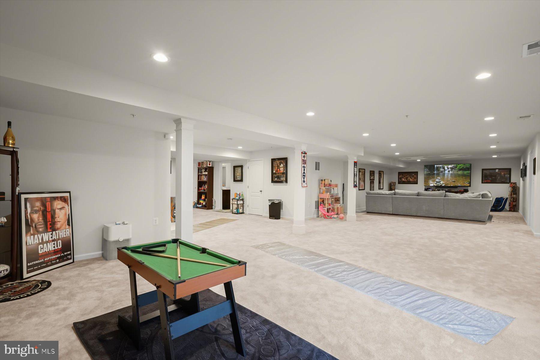 ST JAMES-PLAT 1> - Residential