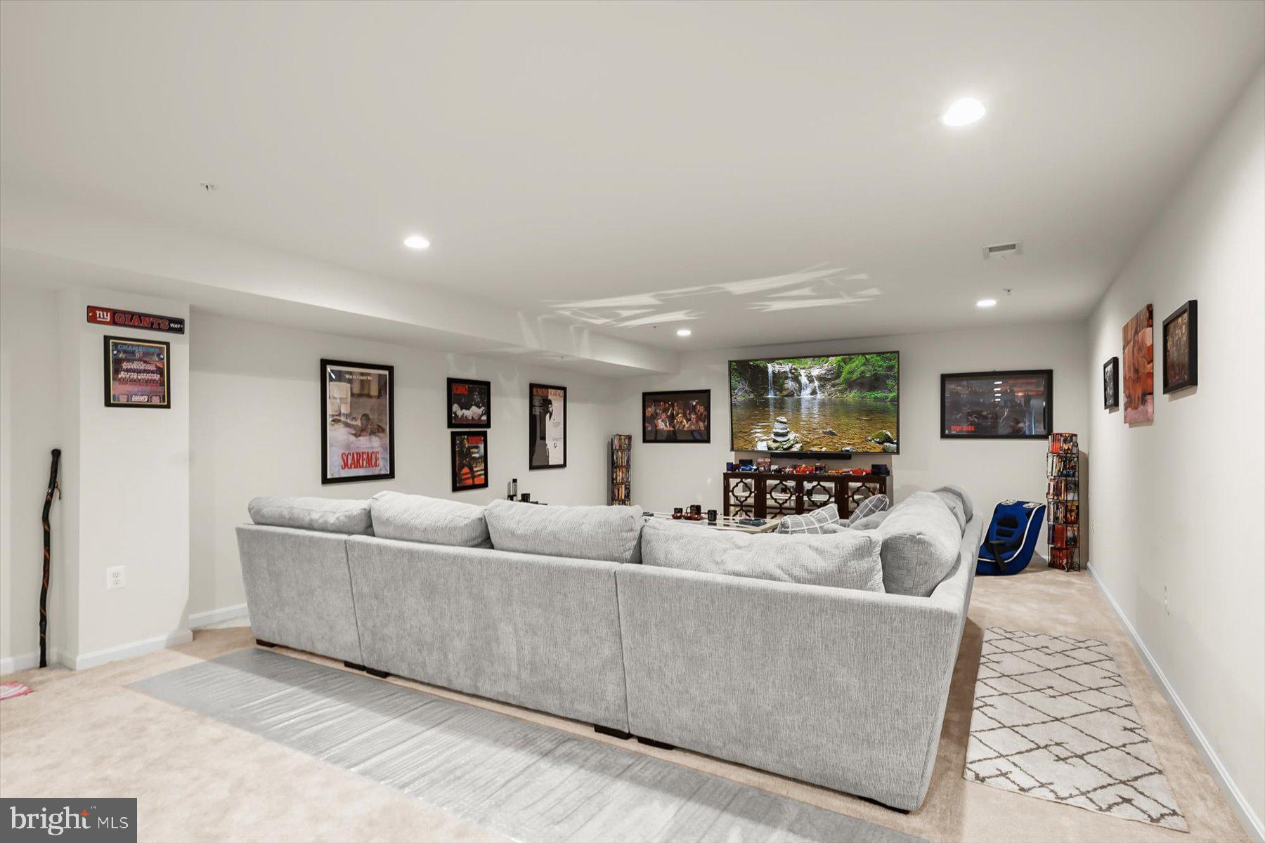 ST JAMES-PLAT 1> - Residential