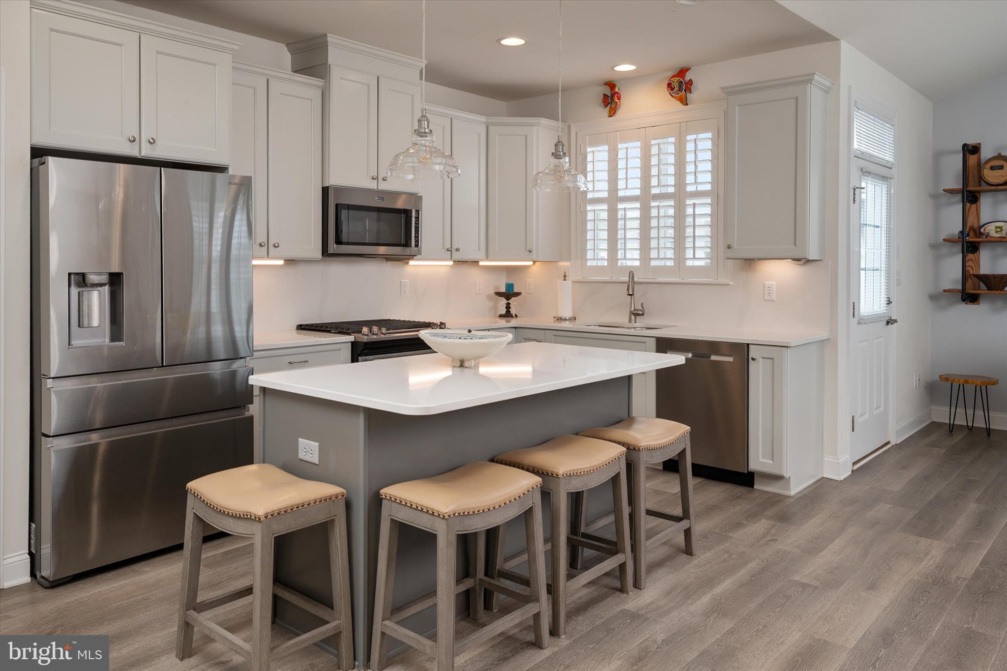 BAY BRIDGE COVE - Residential