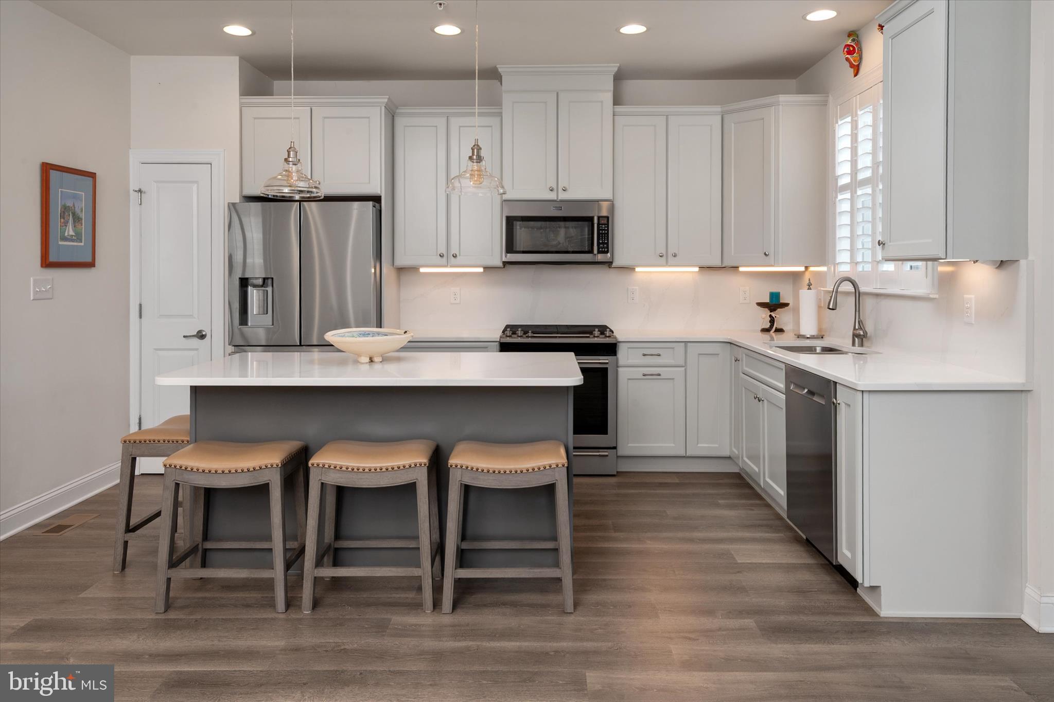 BAY BRIDGE COVE - Residential