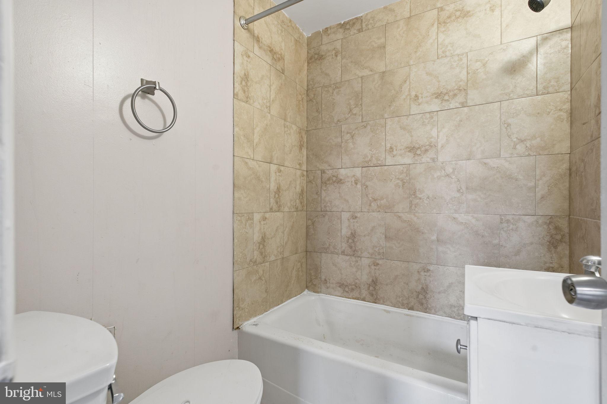 TREMONT - Residential Lease