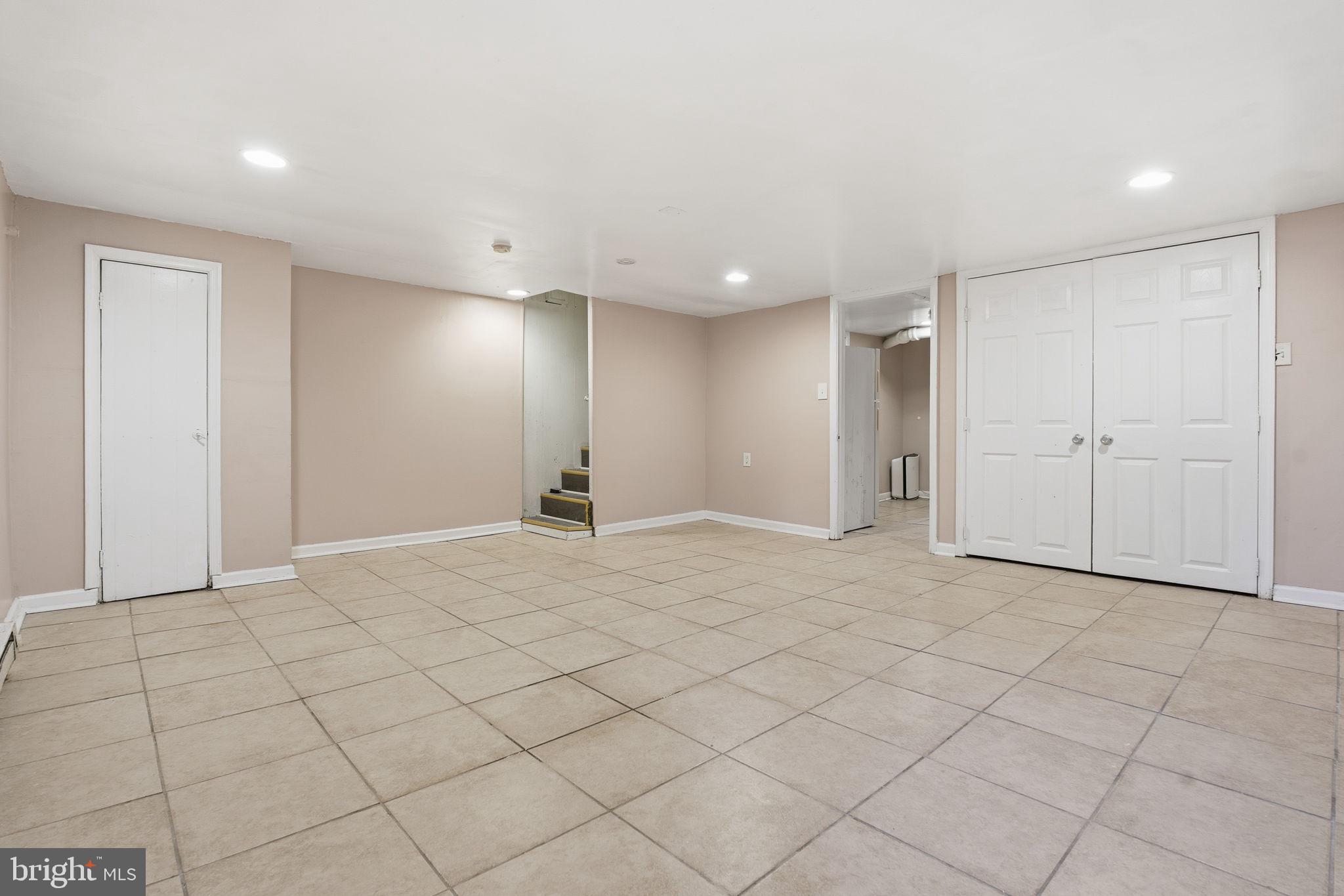 TREMONT - Residential Lease