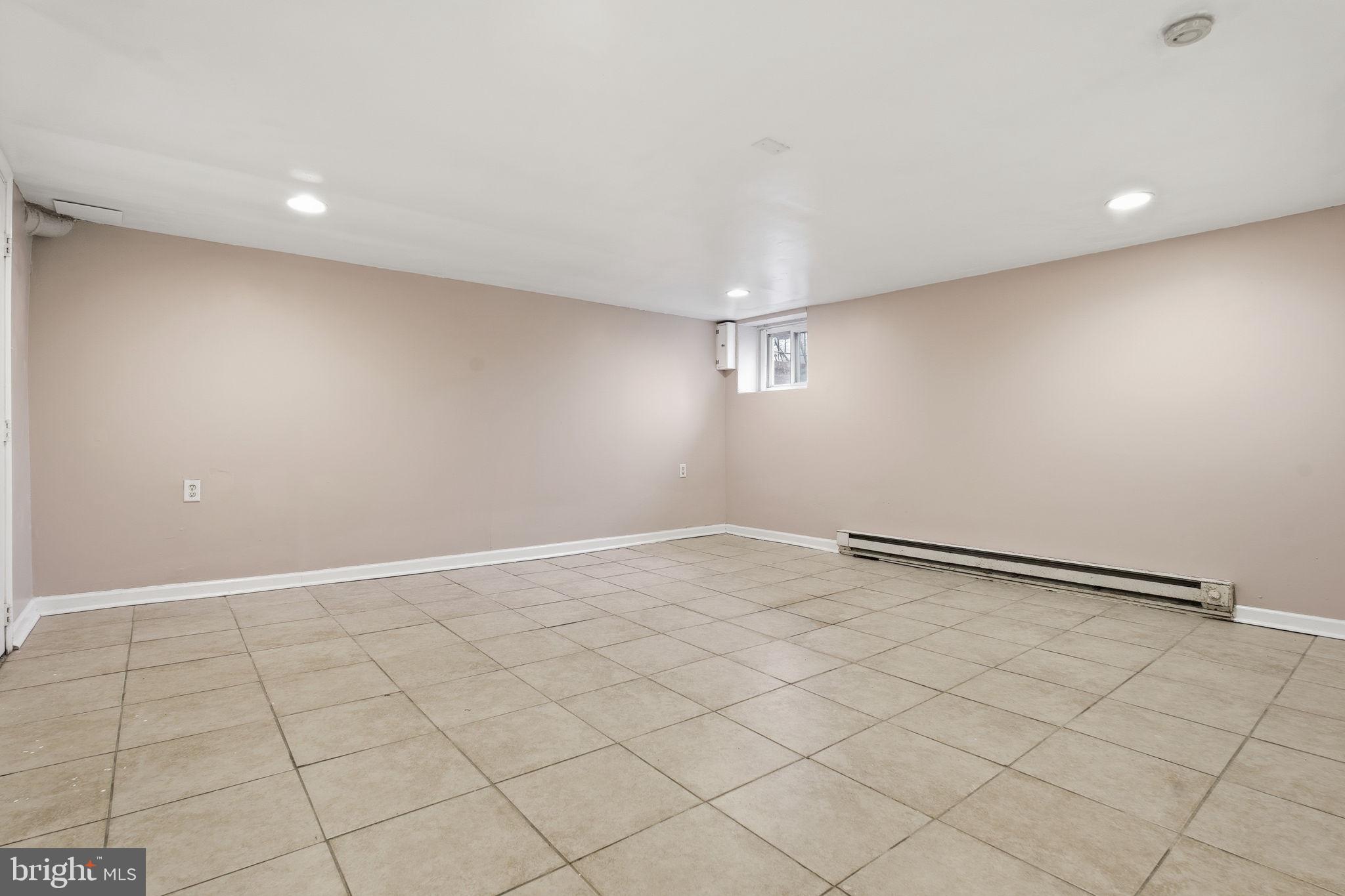 TREMONT - Residential Lease