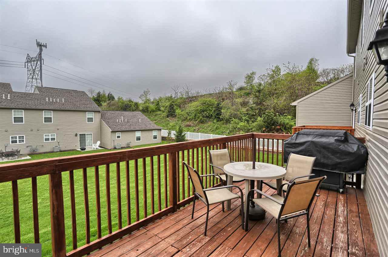 BUMBLE BEE HOLLOW - Residential