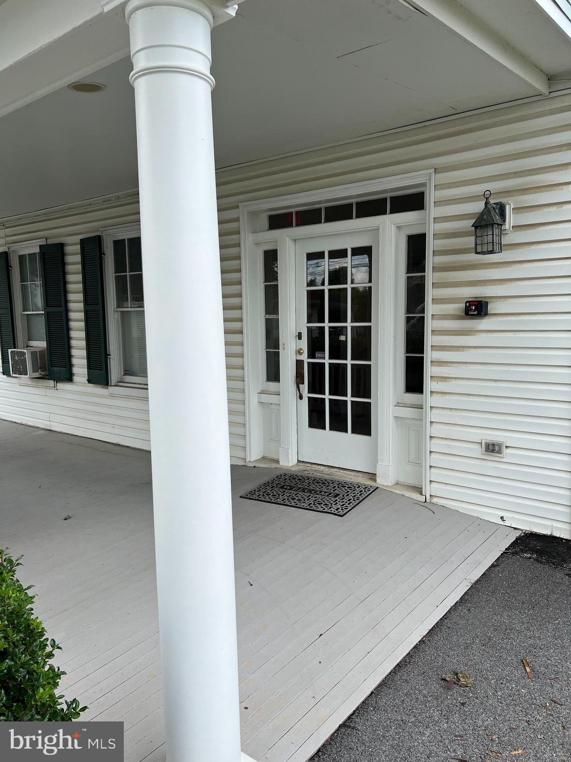 URBANA - Commercial Lease