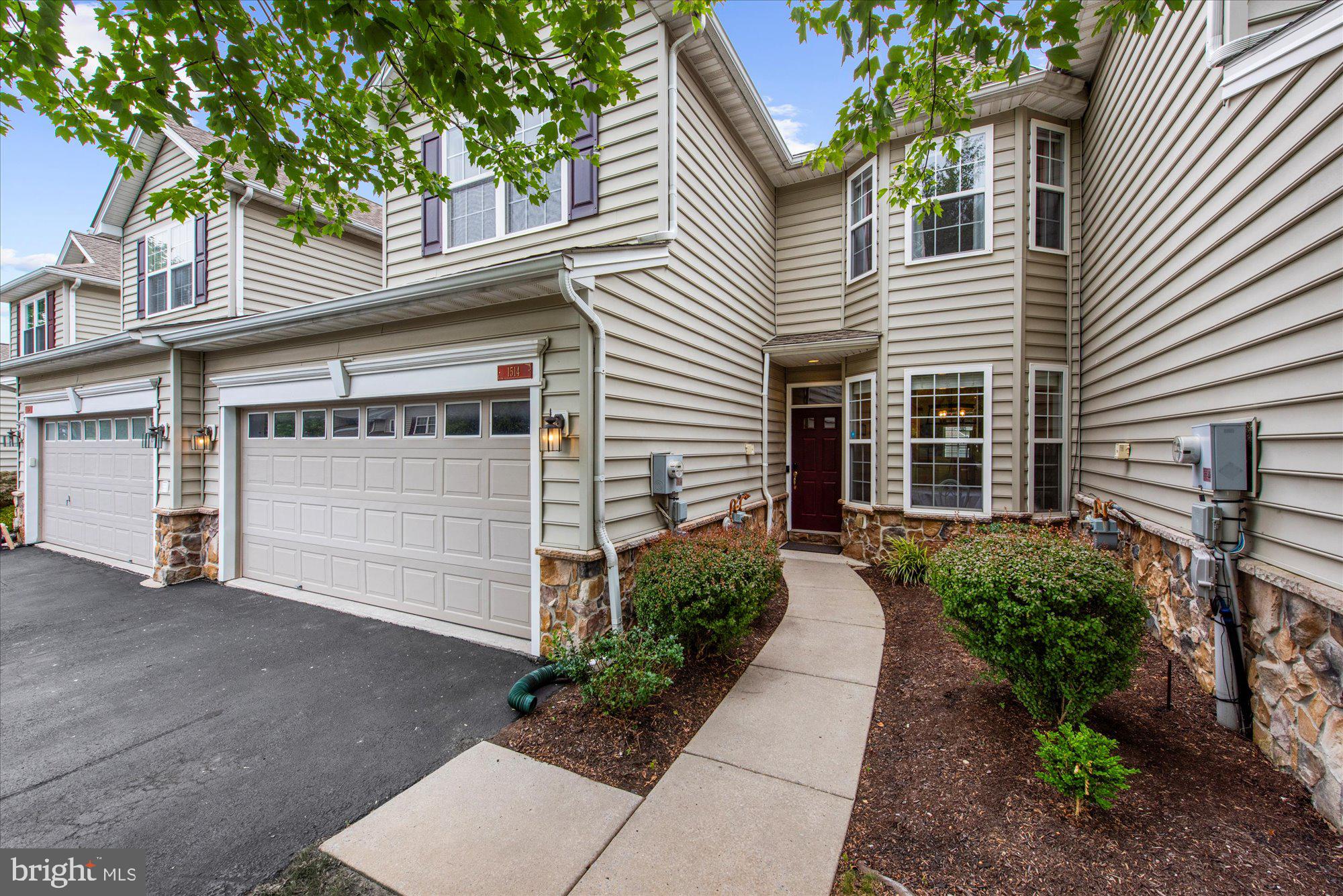 1514 LEXINGTON WAY
