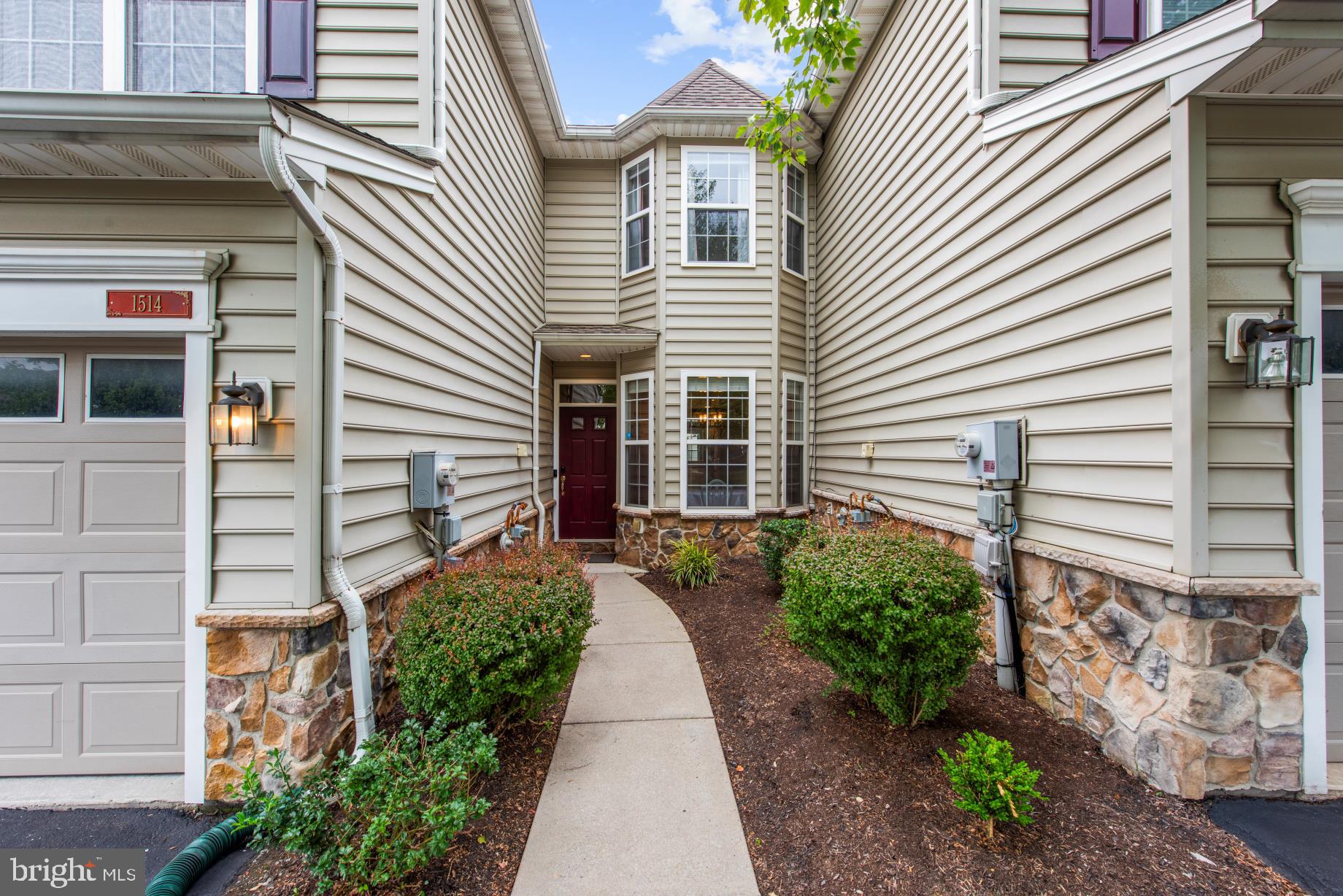 1514 LEXINGTON WAY