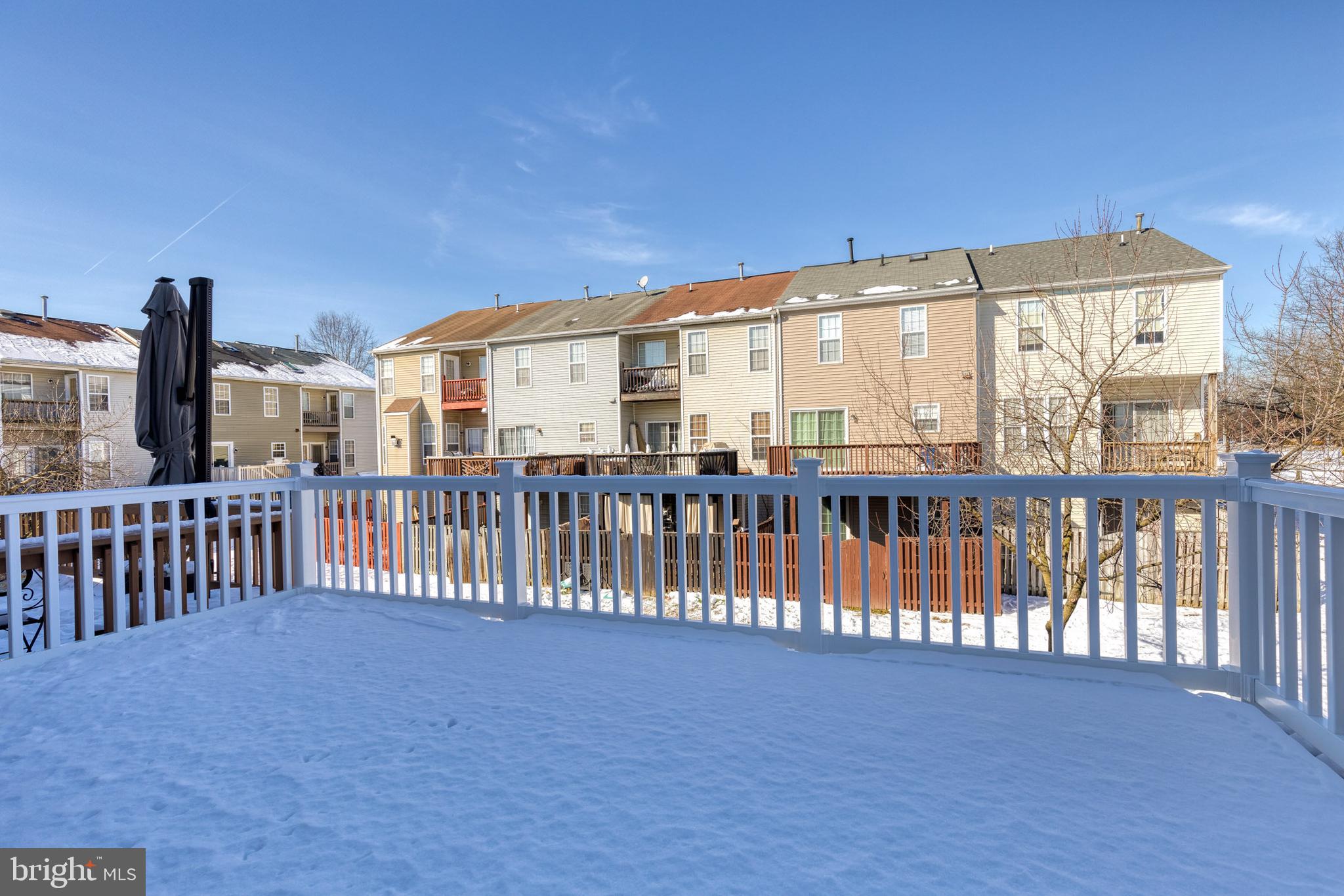 THE KNOLLS/CROFTON VILLAGE - Residential Lease