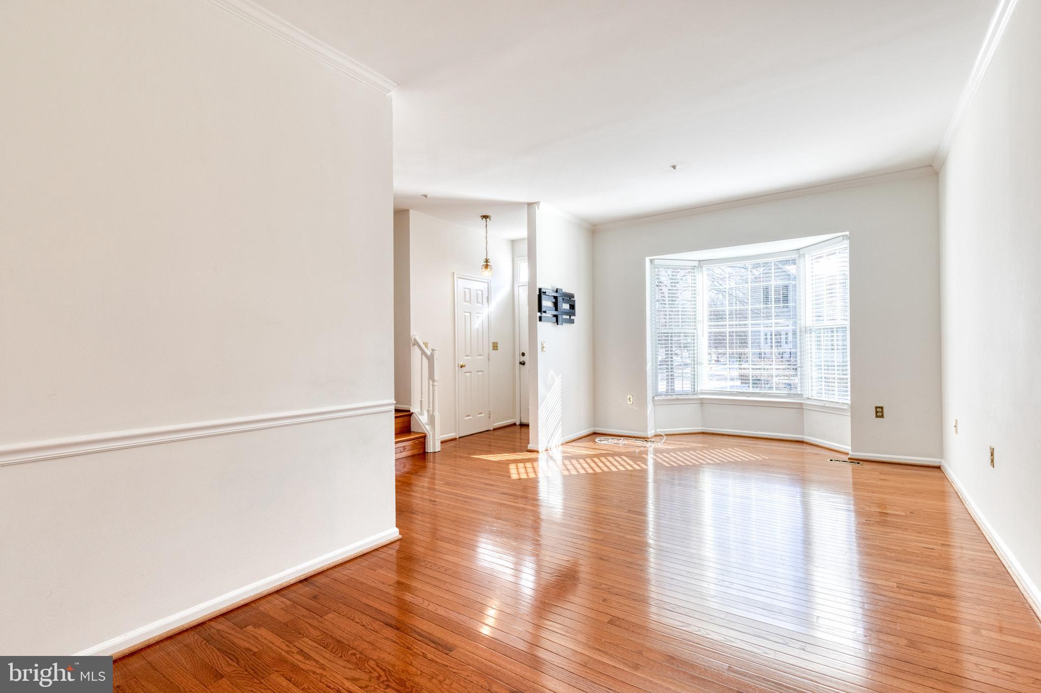 THE KNOLLS/CROFTON VILLAGE - Residential Lease