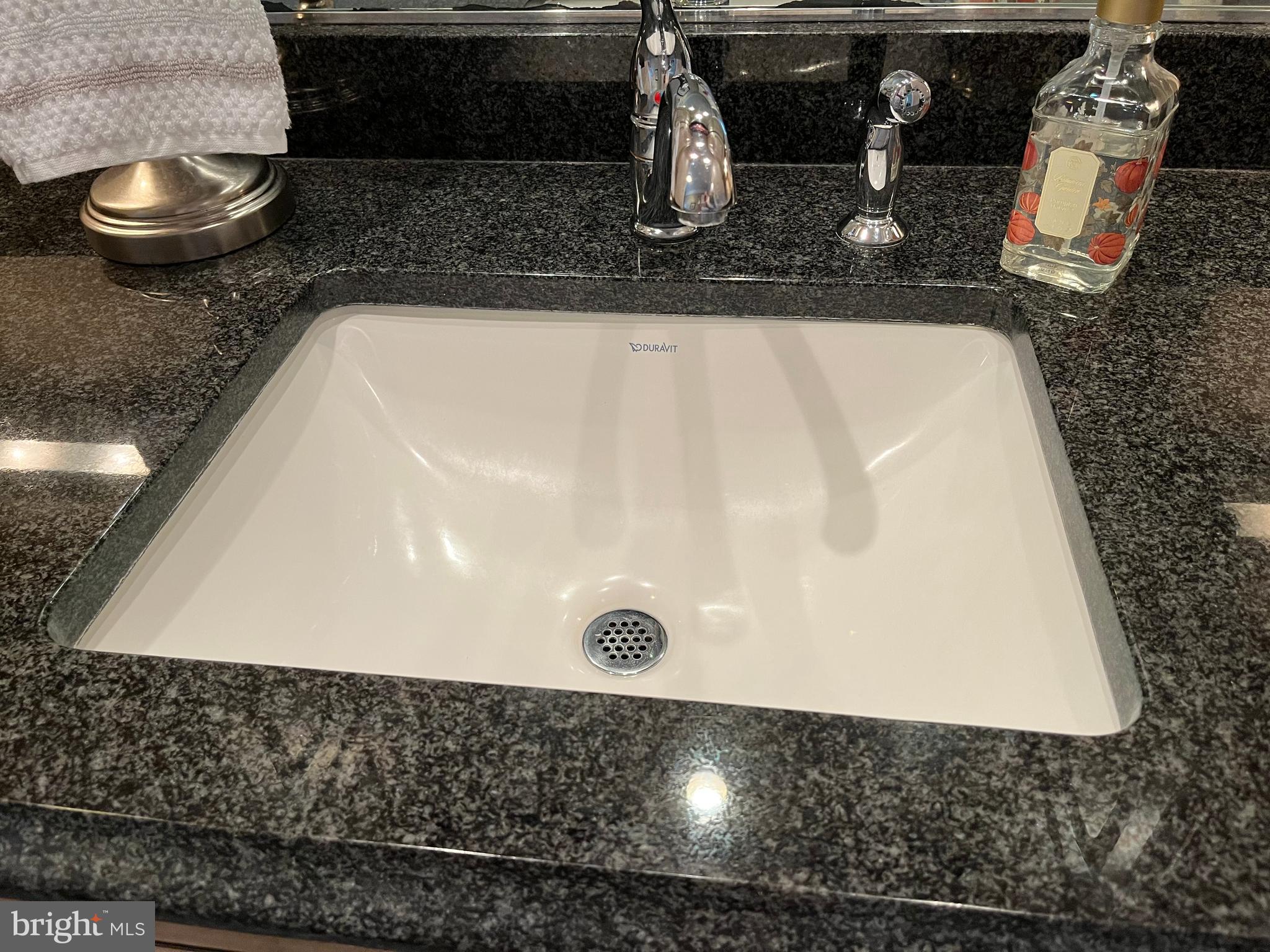 LONDONTOWNE - Residential