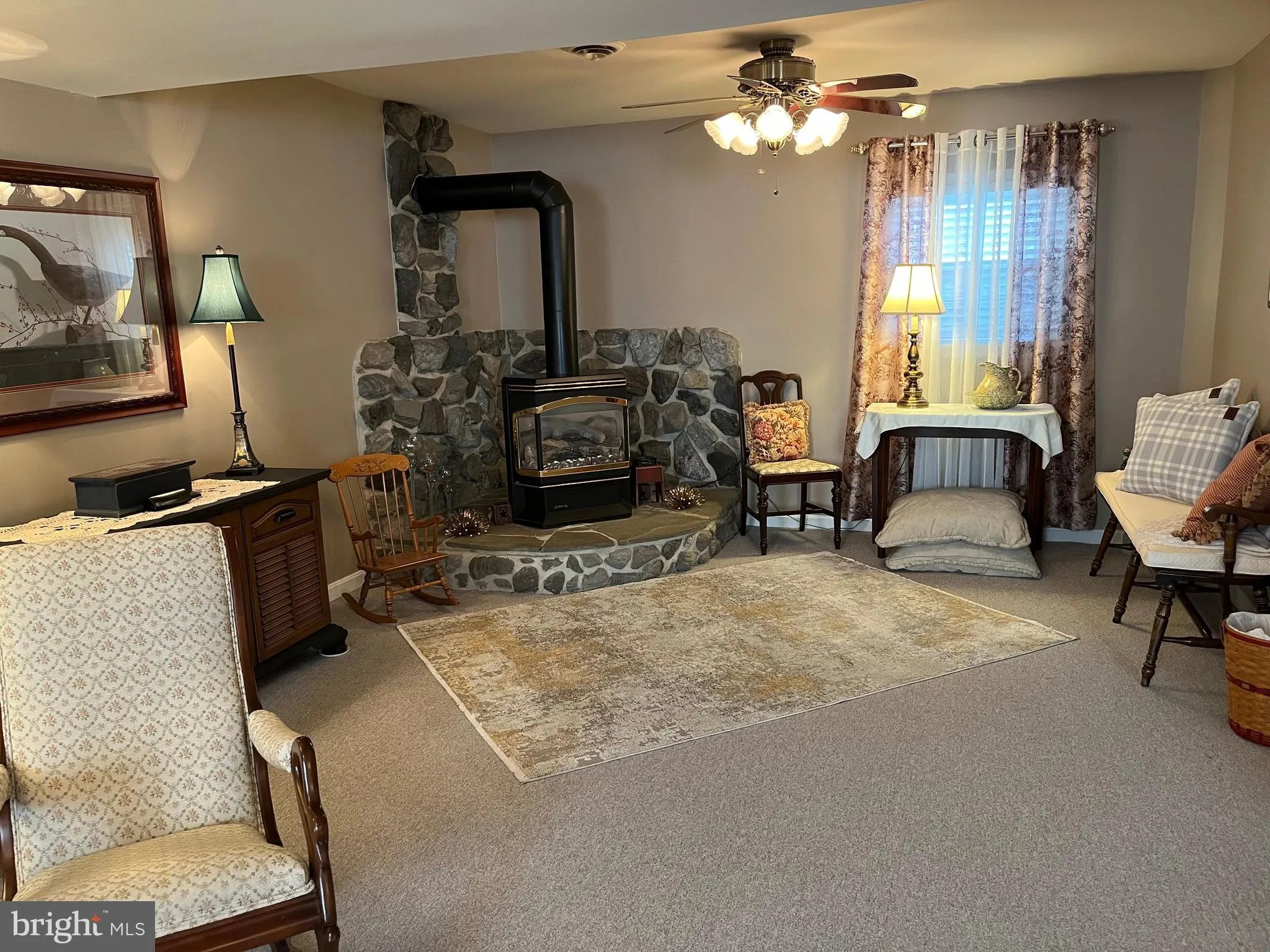 Hagerstown, Maryland 21740, United States, 4 Bedrooms Bedrooms, ,2 BathroomsBathrooms,Residential,Coming Soon,221214