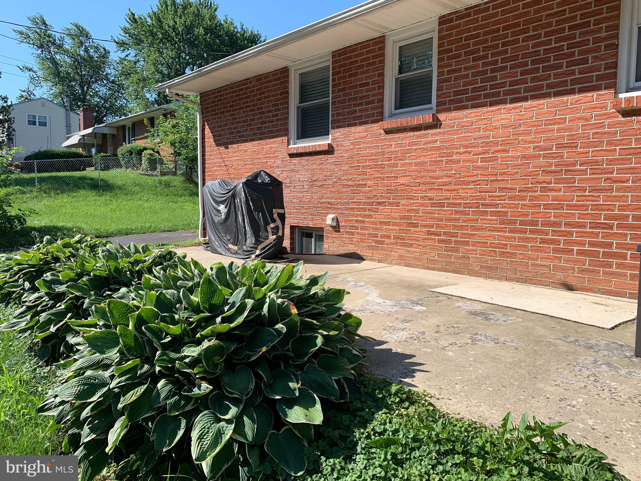 WILLOW MANOR - Residential