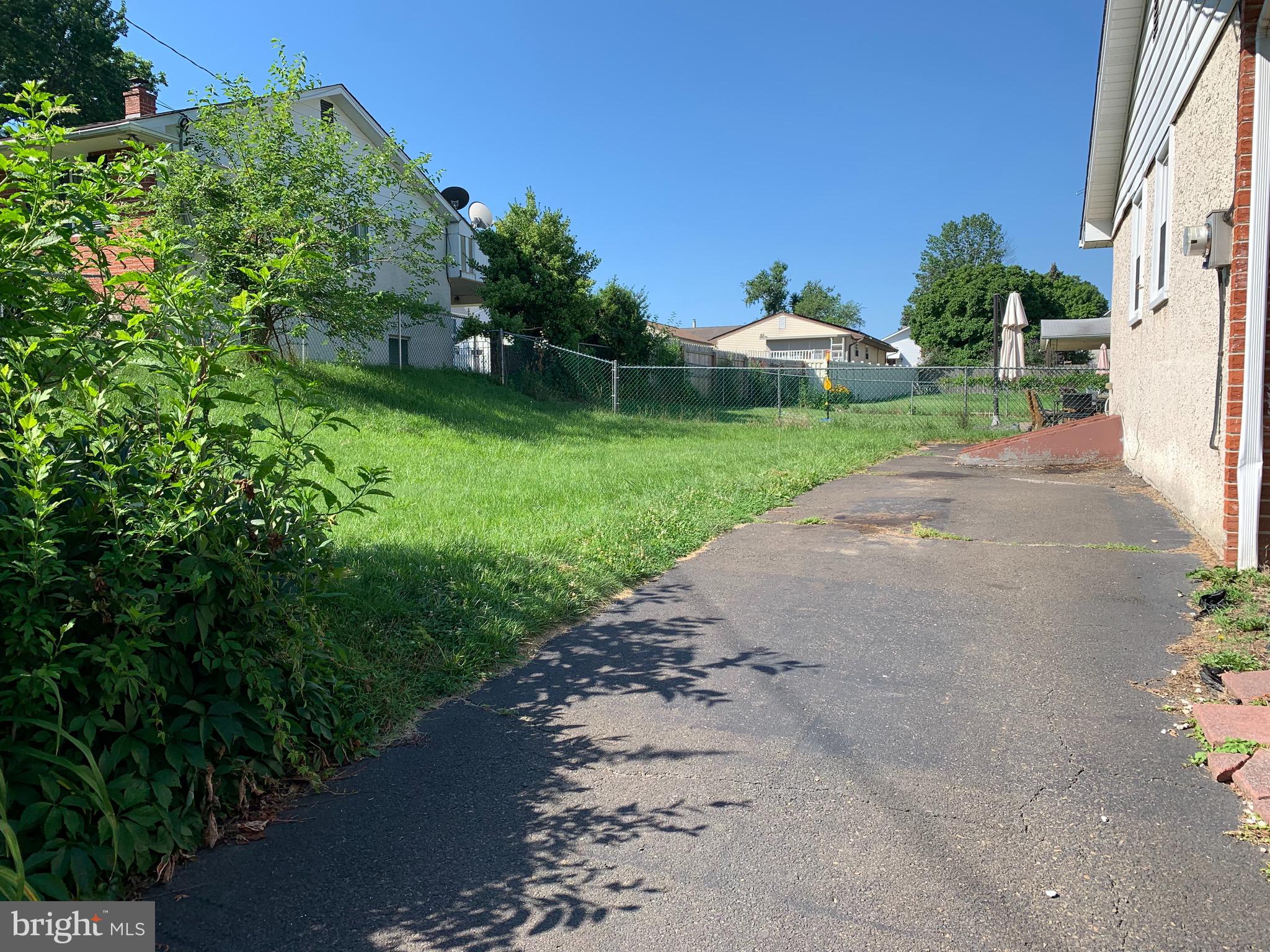 WILLOW MANOR - Residential