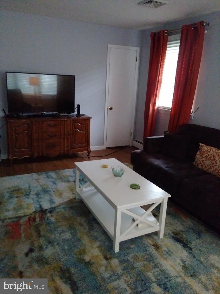 WILLOW MANOR - Residential