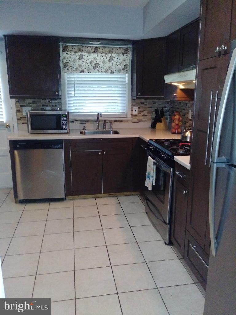 WILLOW MANOR - Residential