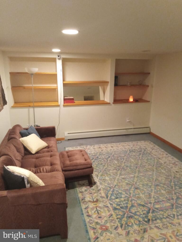 WILLOW MANOR - Residential