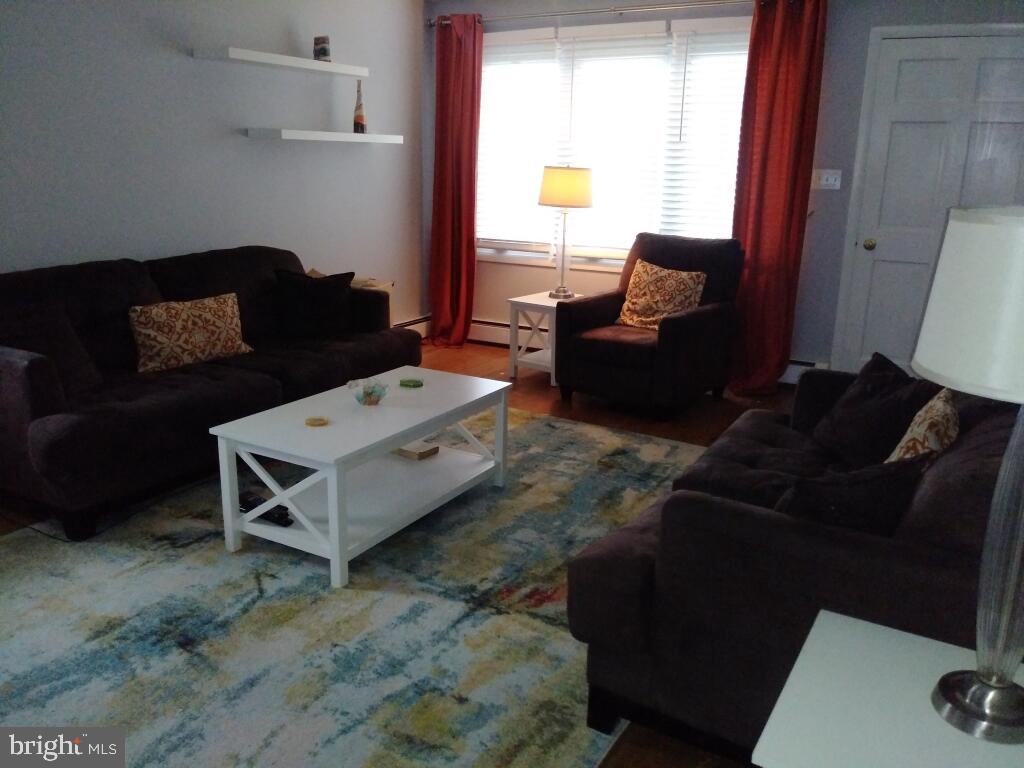 WILLOW MANOR - Residential