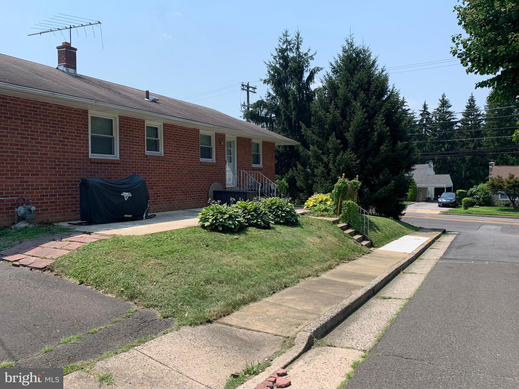 WILLOW MANOR - Residential