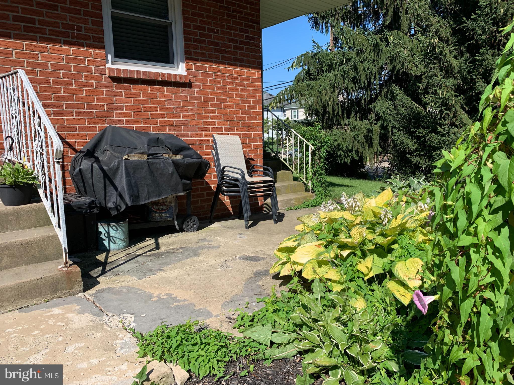 WILLOW MANOR - Residential