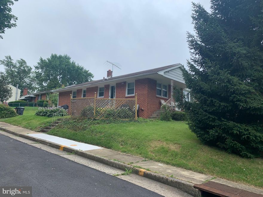 A very well-maintained ranch home located in Willow Grove hardwood floors throughout 4 bedrooms two full bathrooms, central air conditioner, finished basement with a family room and an additional fourth bedroom corner property with easy access to parking. At the corner of Lilian Drive and FITZWATERTOWN ROAD, close to Willow Grove Mall, close to shopping ,dining and public transportation. Abington school district. Laundry room and basement as well as plenty of storage over 500 ft.² and roughly 600 ft.² of finished basement, Total  square feet 2200 ft. A real must see! Baseboard hot water heat and central air