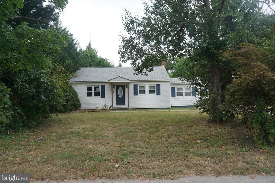 3 bedroom rancher located near the town park and within walking distance to many of the town's great features.  It has a detached 2 car garage and a deck off of the back of the house.  Large kitchen off of the living room and a separate bedroom floor plan.