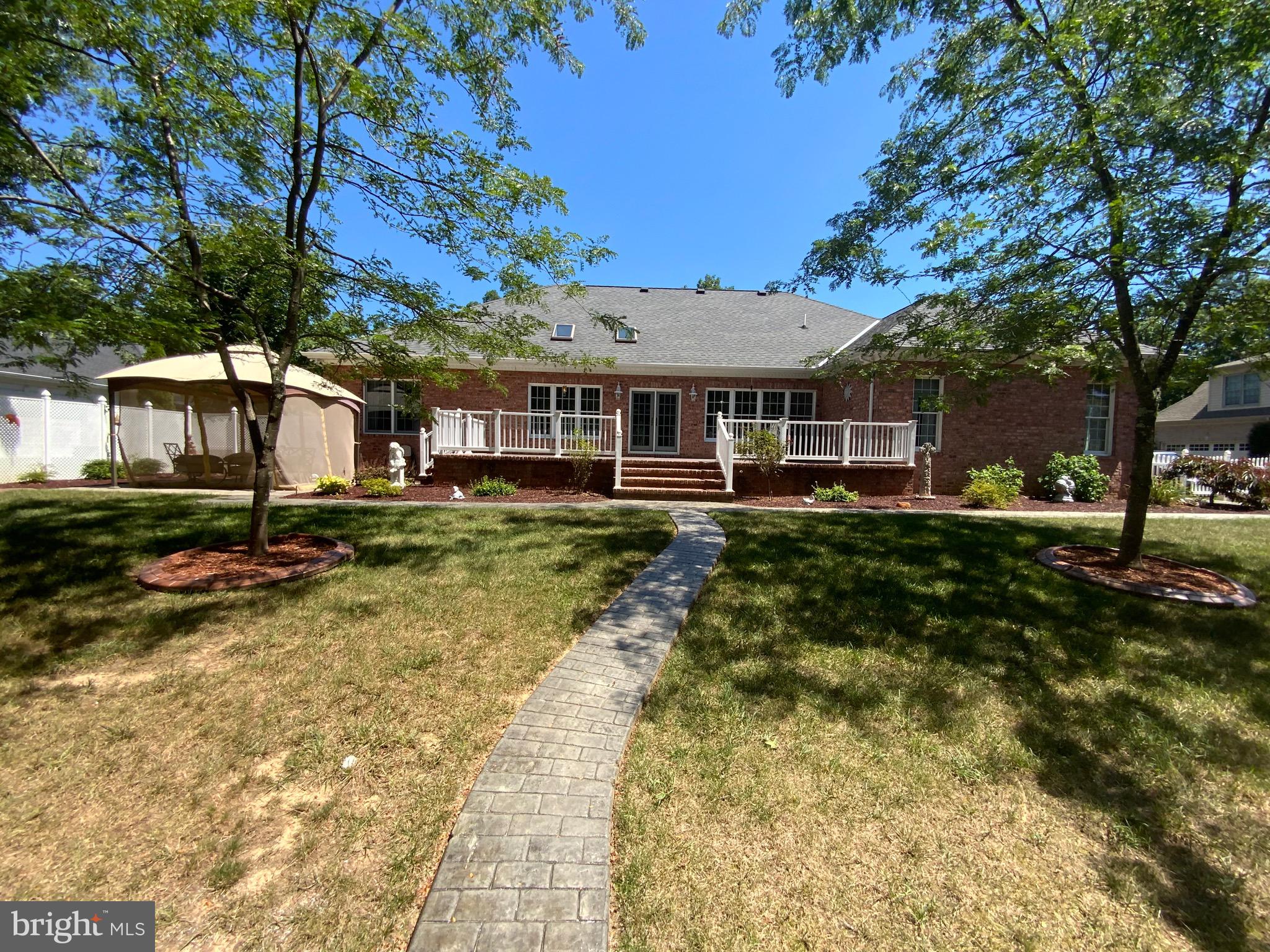 LAKEWOOD - Residential