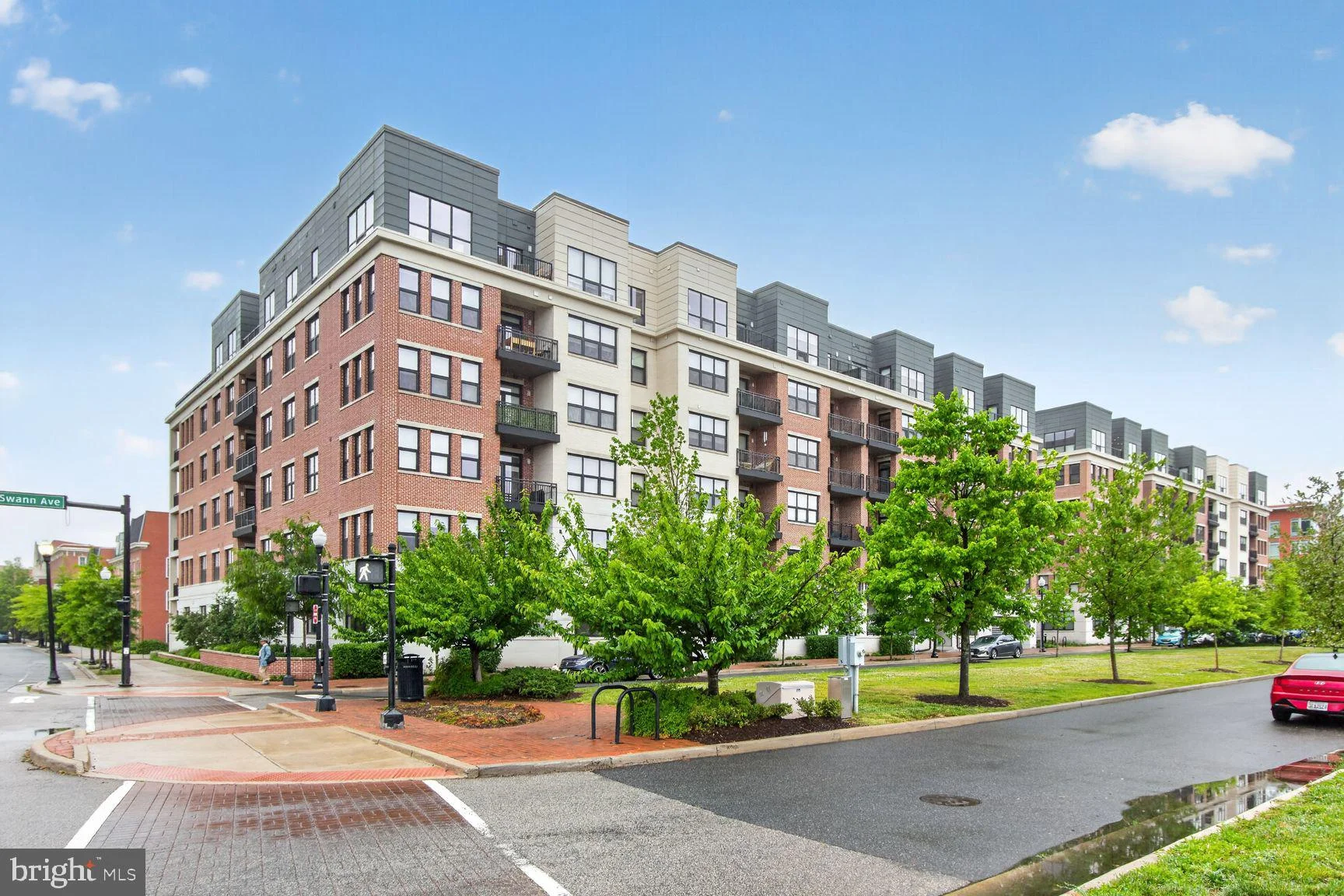 737 Swann Avenue Unit 310