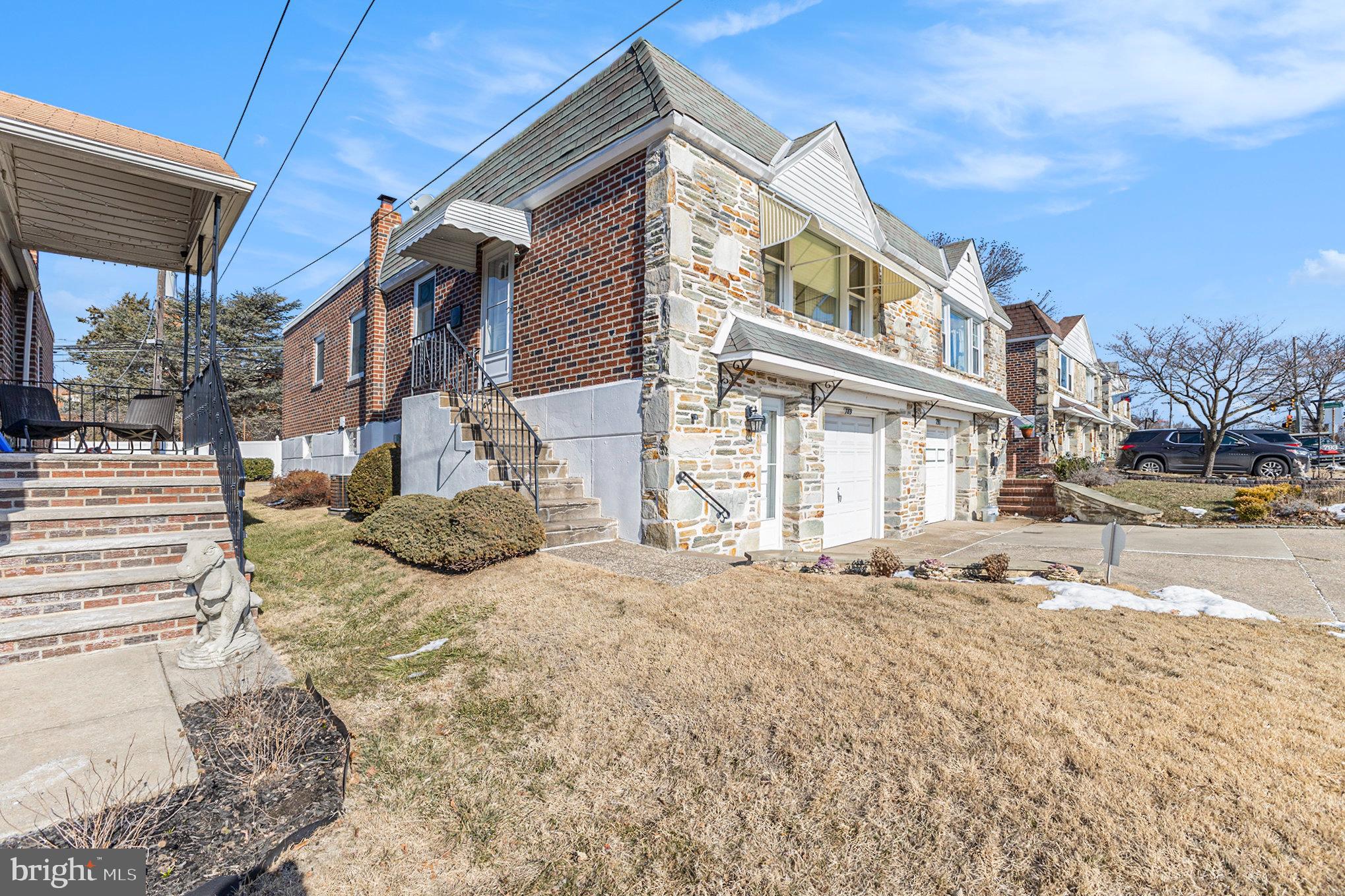 ROXBOROUGH - Residential