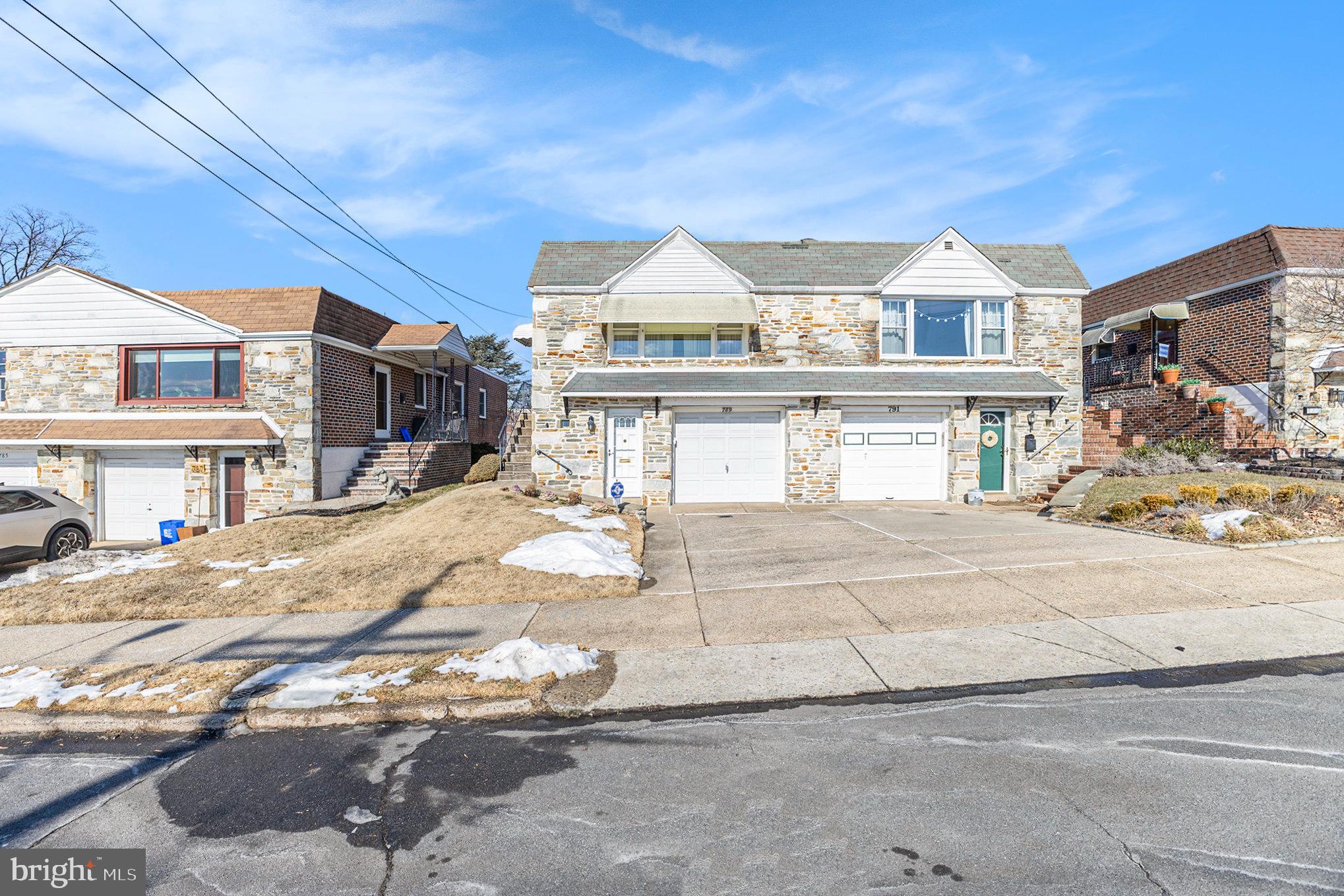 ROXBOROUGH - Residential