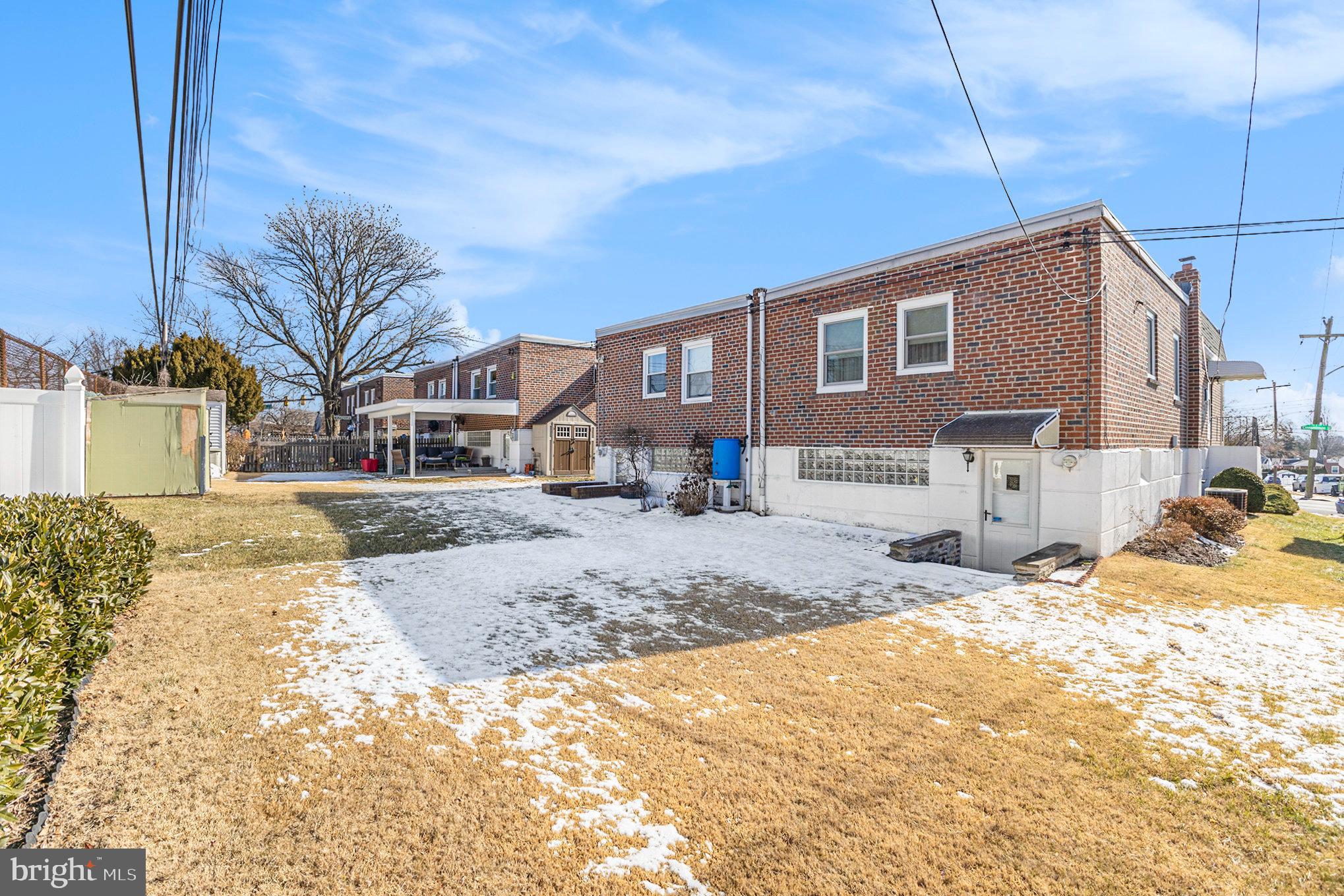 ROXBOROUGH - Residential