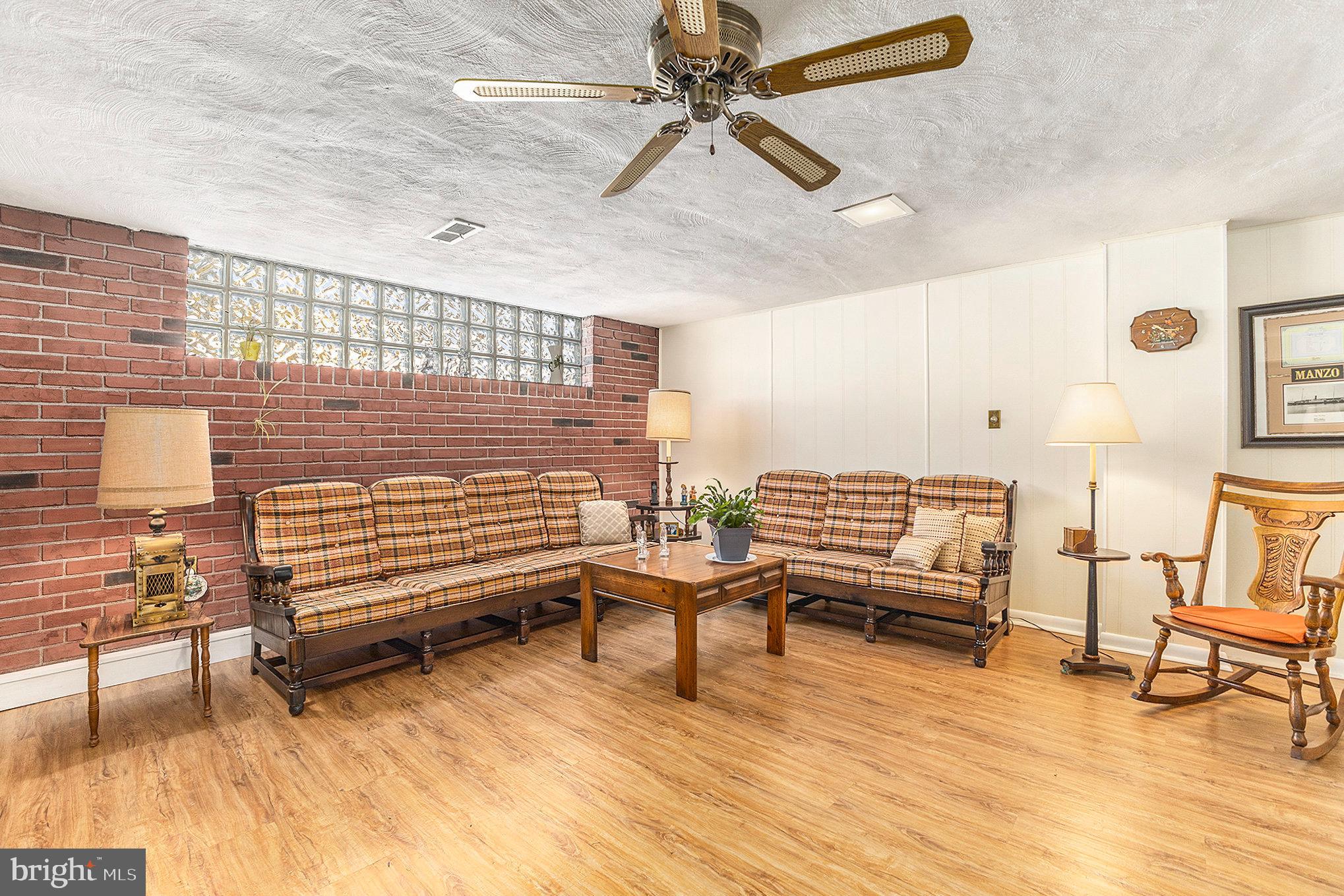 ROXBOROUGH - Residential