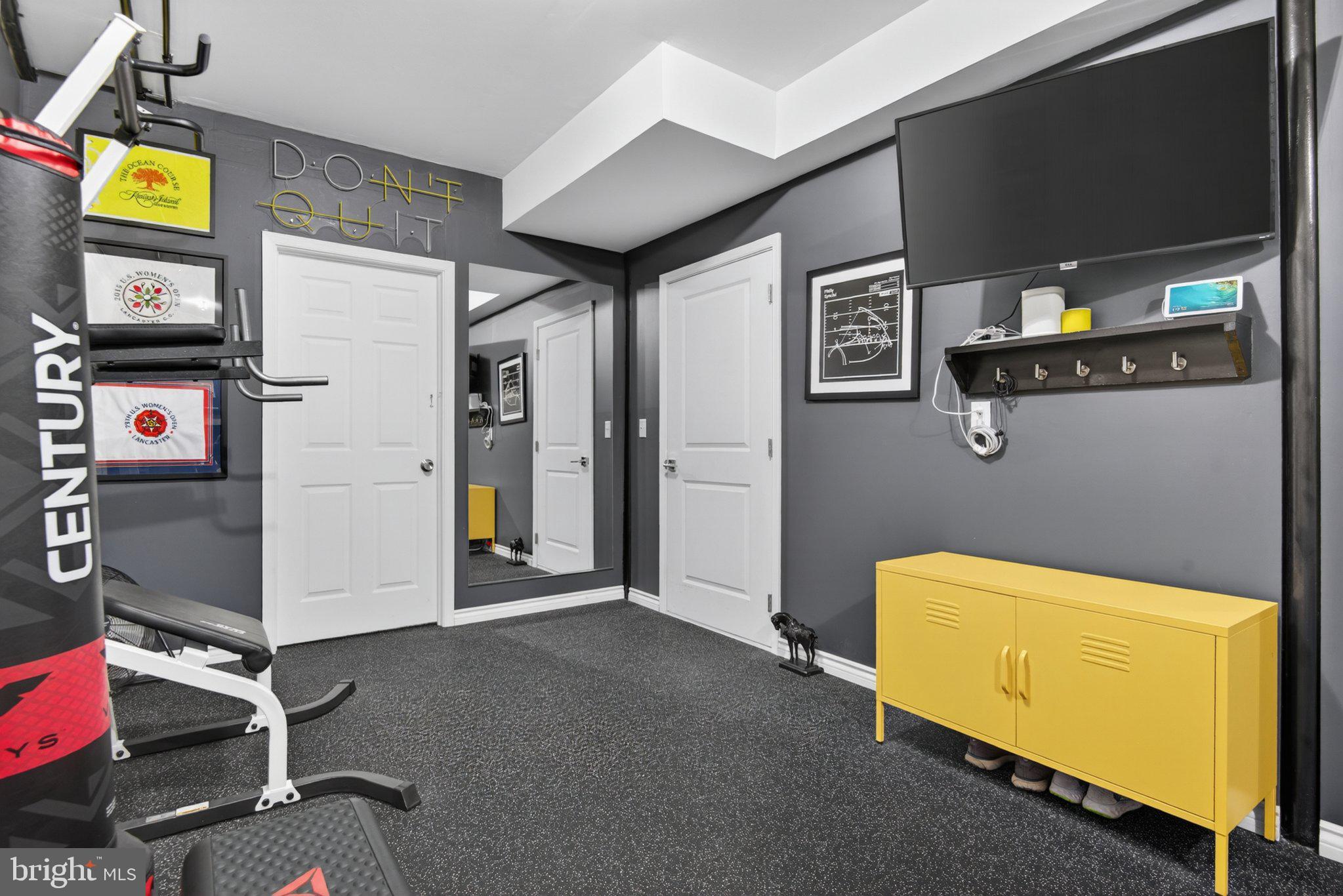 ESSEX COURT - Residential