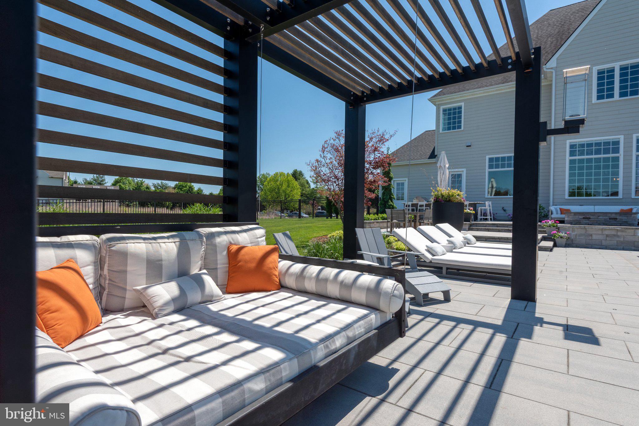 ESSEX COURT - Residential