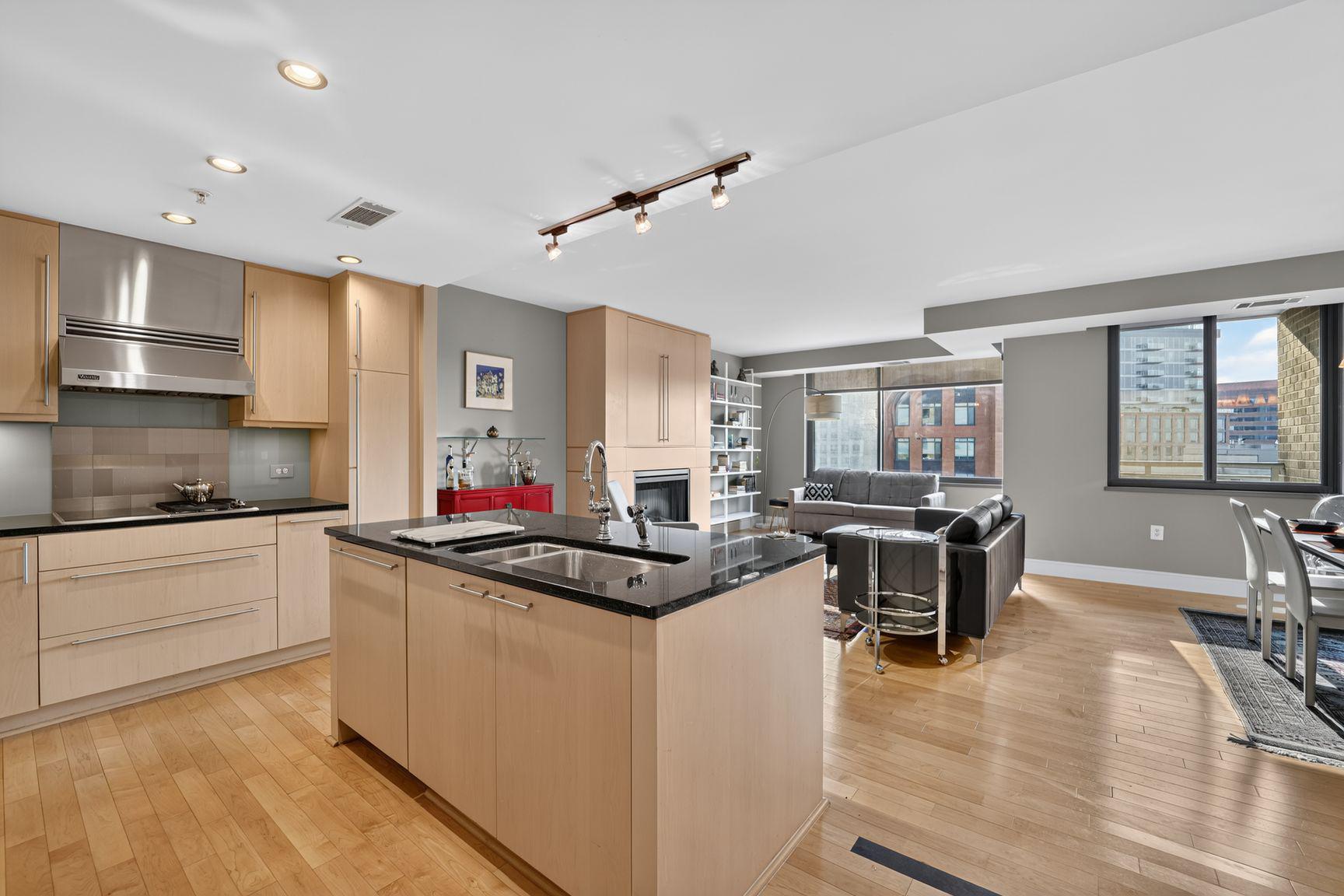 2001 15TH STREET N 1102