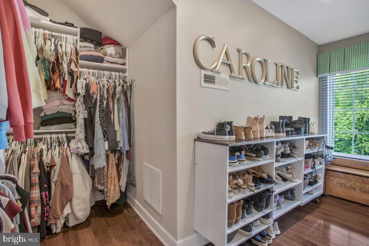 COVENANT CREEK - Residential