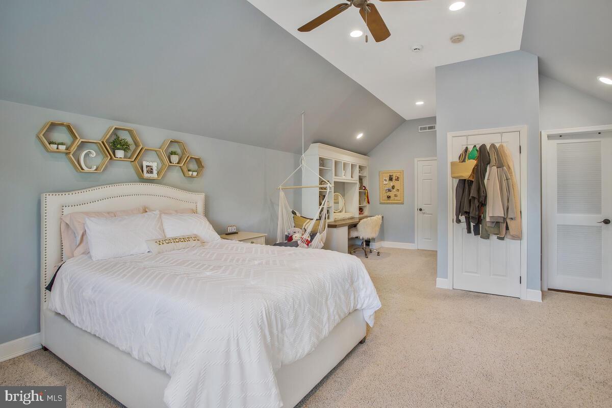 COVENANT CREEK - Residential