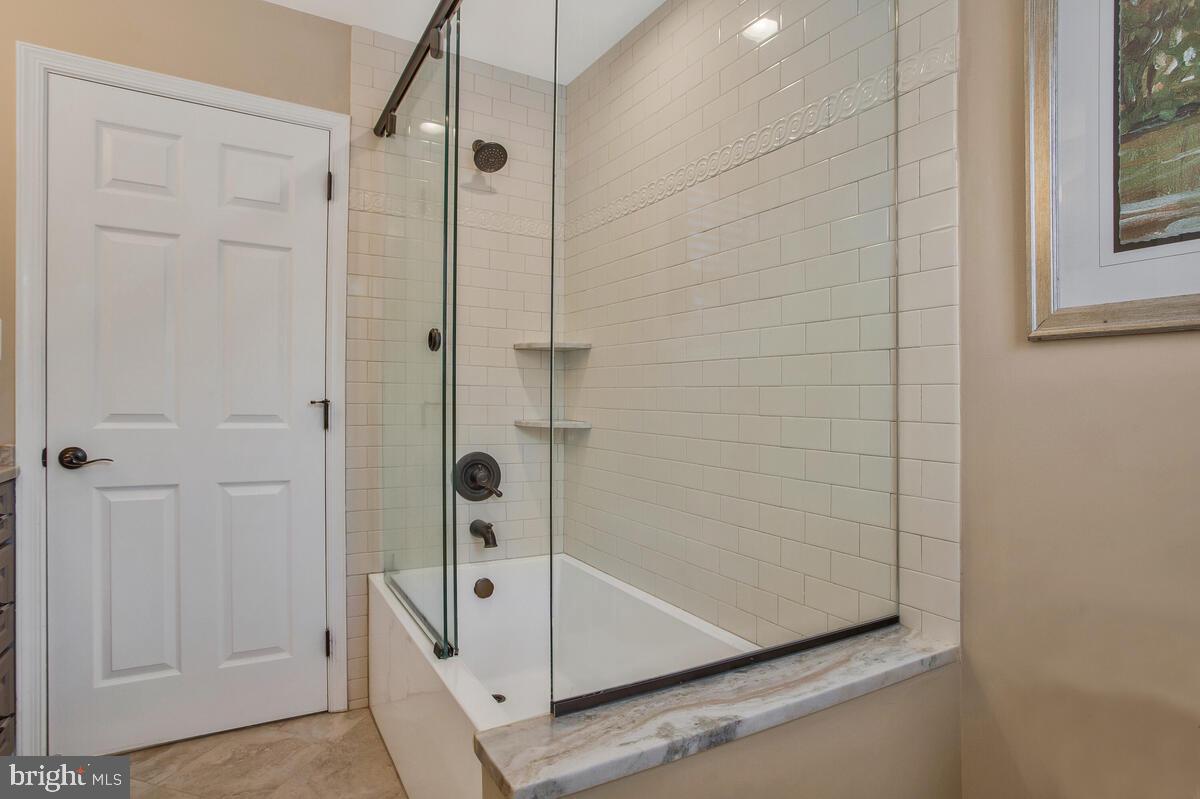 COVENANT CREEK - Residential