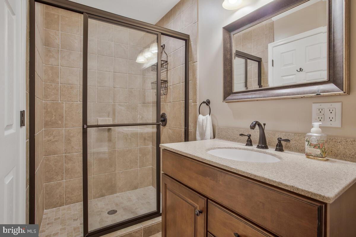 COVENANT CREEK - Residential