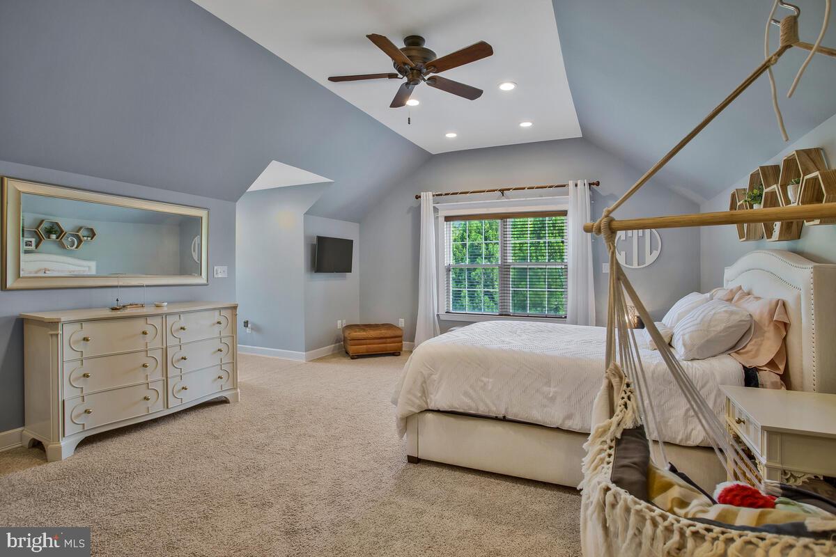 COVENANT CREEK - Residential