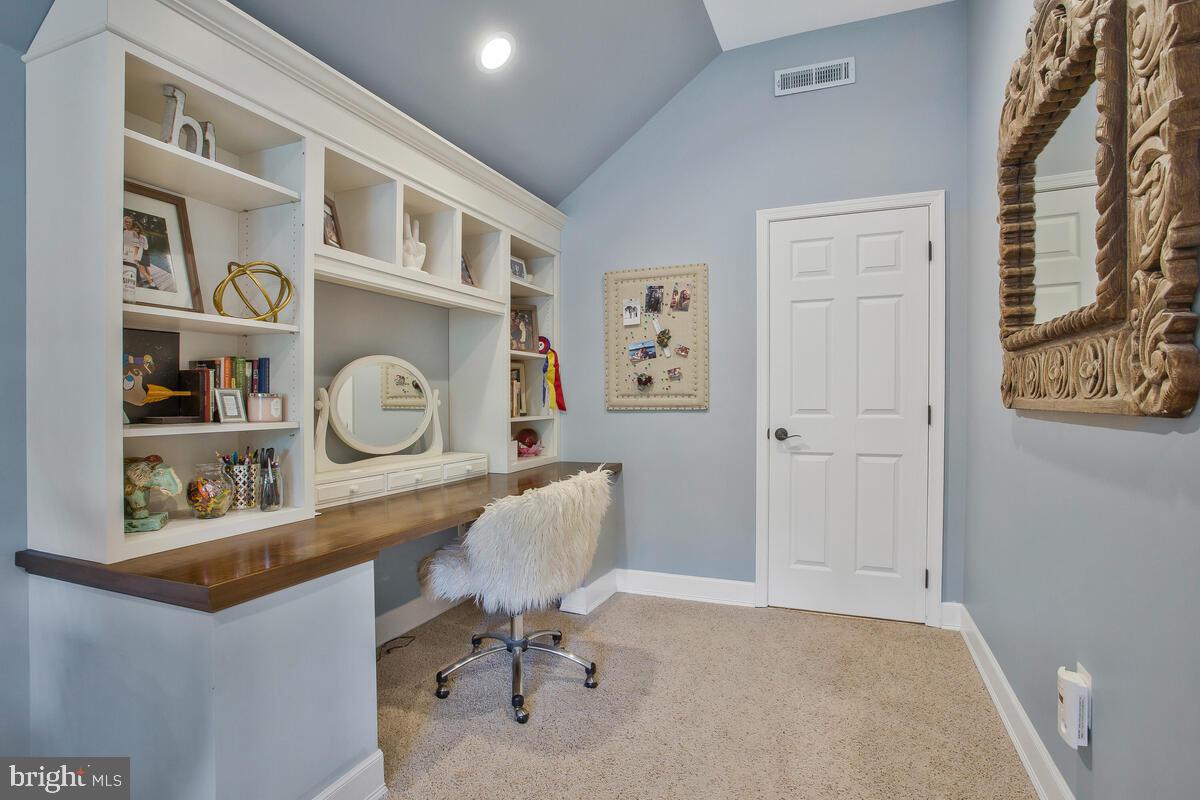 COVENANT CREEK - Residential