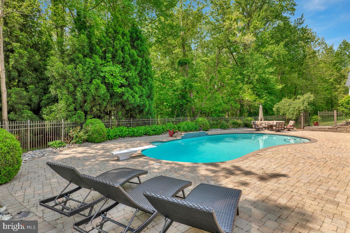 COVENANT CREEK - Residential