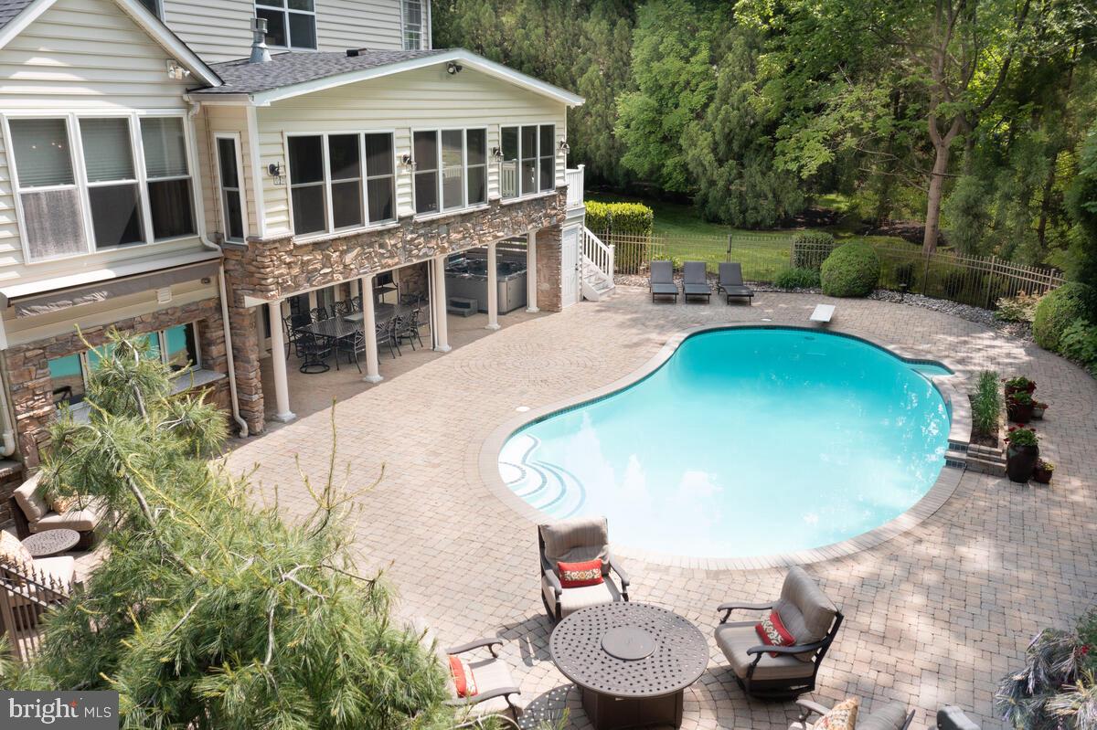 COVENANT CREEK - Residential