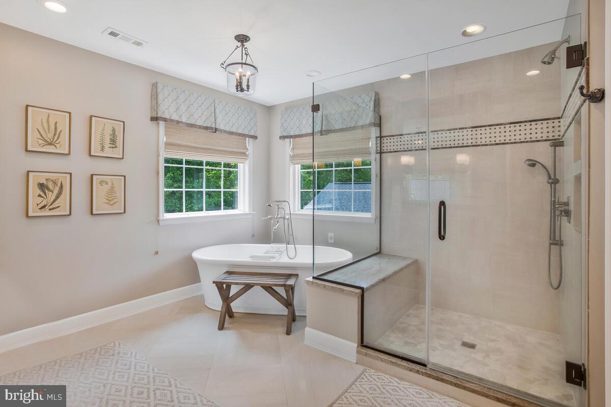 COVENANT CREEK - Residential