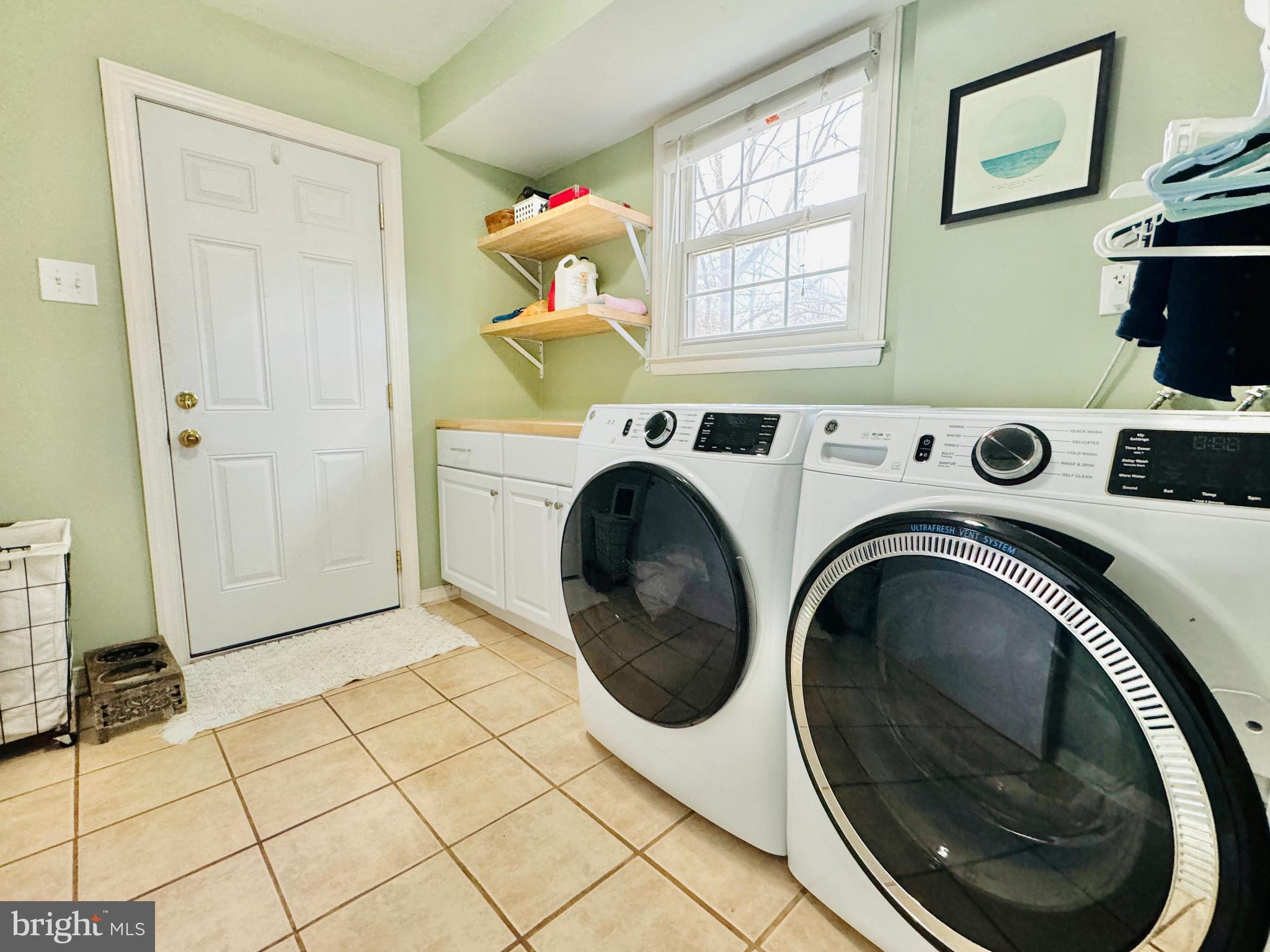 MONTICELLO WOODS - Residential Lease